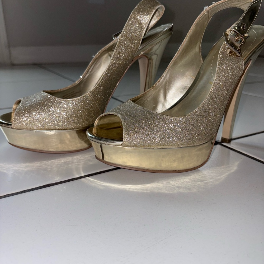 GUESS Formal Gold Slingback Peeptoe Heels Size 8